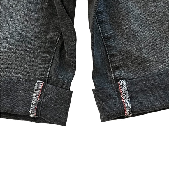 NWT TOMMY HILFIGER Women's Greenwich Cuffed Bermuda Denim Shorts in Black Size 8 - Picture 5 of 10